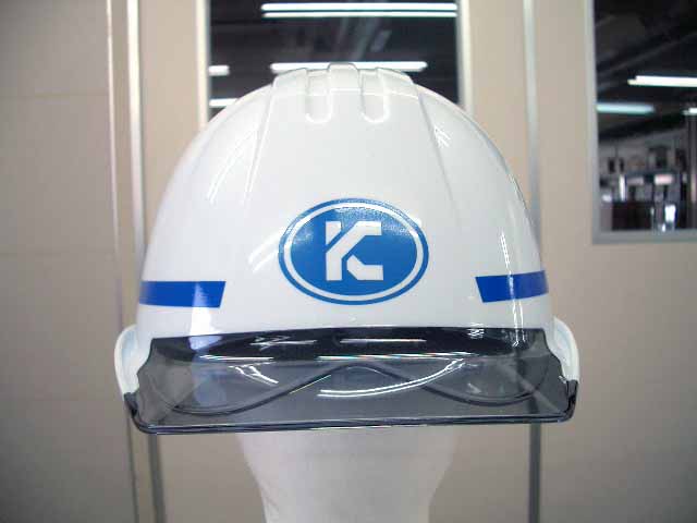 有限会社共立設備様のヘルメット加工実績
