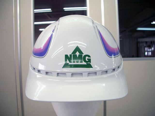 有限会社 根間組様のヘルメット加工実績
