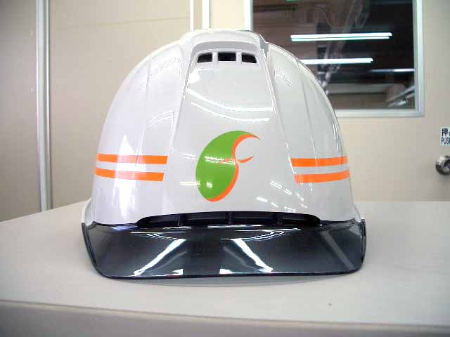 株式会社 C-ファクトリー様のヘルメット加工実績