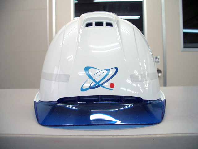 株式会社ワイズ測量事務所様のヘルメット加工実績