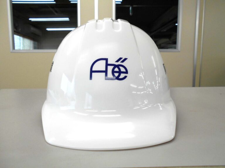 阿部美装工業様のヘルメット加工実績