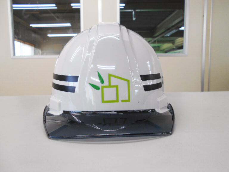株式会社くれあーる様のヘルメット加工実績