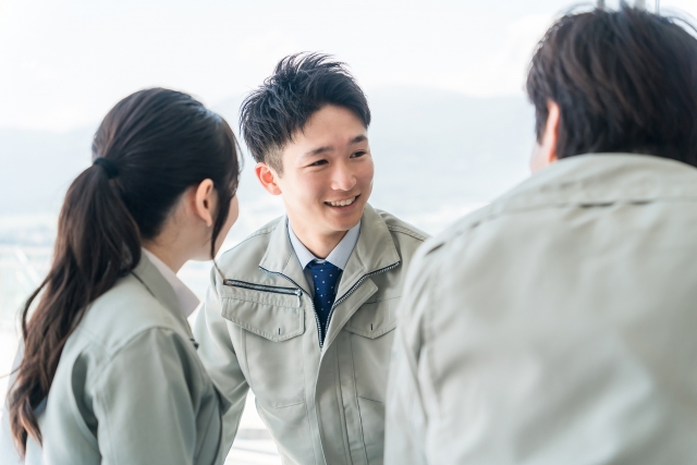 会社の作業着・ユニフォームの選び方！人気のかっこいい作業服をご紹介！