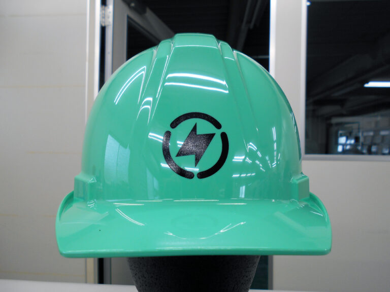 三洋電業株式会社様のヘルメット加工実績