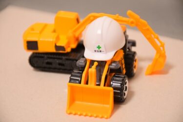 ヘルメットにステッカーで名入れする方法！シール注文時の注意点を解説！