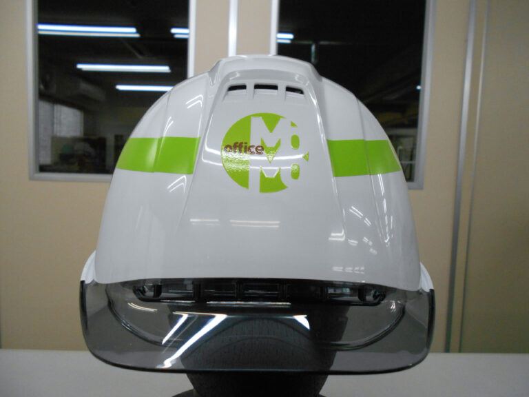 株式会社office MoMo様のヘルメット加工実績