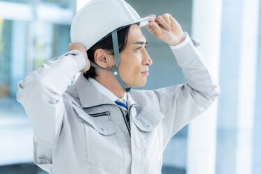 墜落時保護用ヘルメットは軽量でも安全性に問題ない？