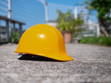 ヘルメットの帽体はどこの部分？素材の種類について紹介