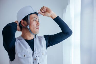 作業用ヘルメットが深くかぶれないときの対処法とは？